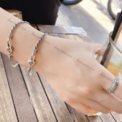 Những Tác Dụng Tuyệt Vời Của Lắc Tay Bạc Khi Đeo 4 Những Tác Dụng Tuyệt Vời Của Lắc Tay Bạc Khi Đeo