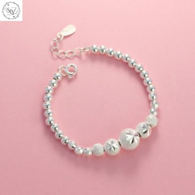 Lắc Tay Bạc Cho Bé: Món Quà Sức Khỏe Và Tình Yêu Thương 3 lắc tay bạc cho bé