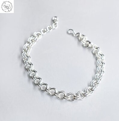 Lắc Tay Bạc Cho Bé: Món Quà Sức Khỏe Và Tình Yêu Thương 2 lắc tay bạc cho bé