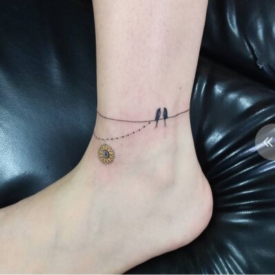 Nghệ Thuật Xăm Lắc Chân Nữ Xu Hướng Làm Đẹp Tinh Tế Và Quyến Rũ 4 xăm lắc chân nữ